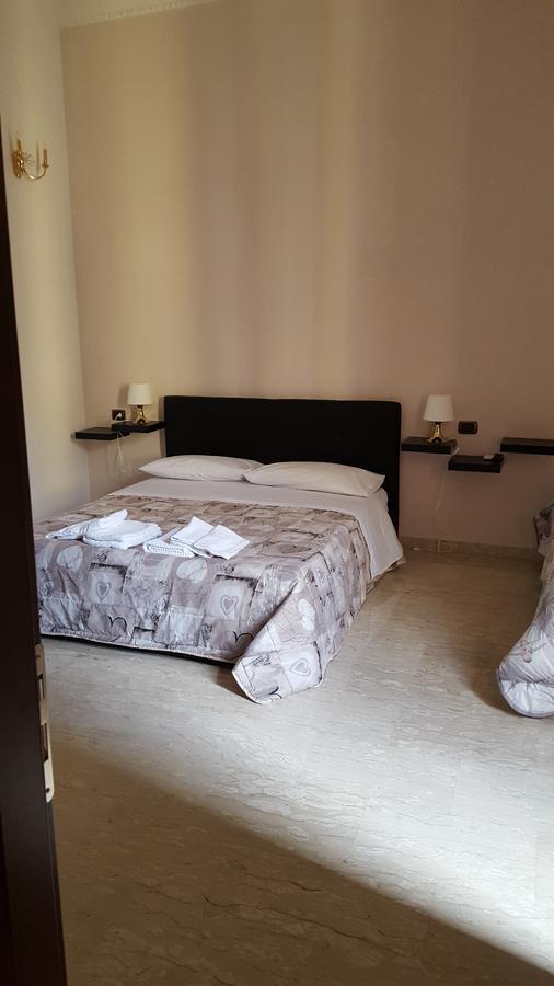 Bed & Breakfast La Dimora Di Re Ferdinando Naples